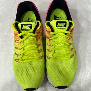 Women’s Nike sneakers